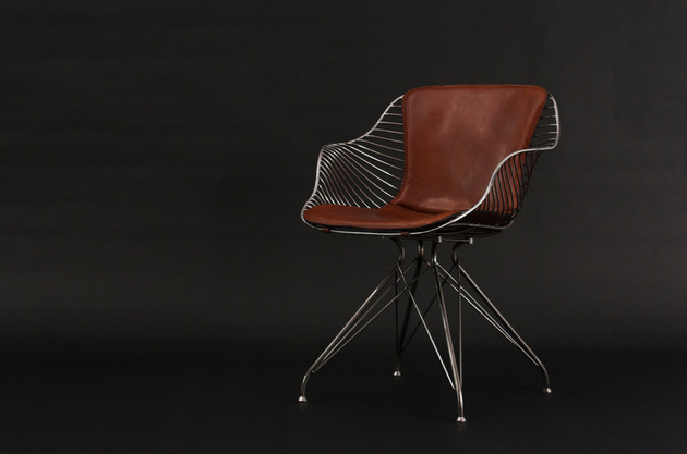 cadeira em couro marrom