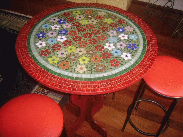 Os mosaicos podem ser aplicados até em mesas