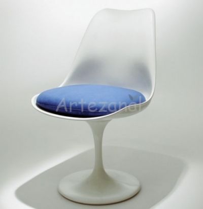 Cadeira Saarinen Fibra de Vidro